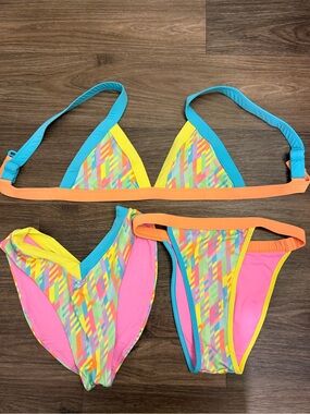 One One Bikini Set with 2 Bottoms, Medium